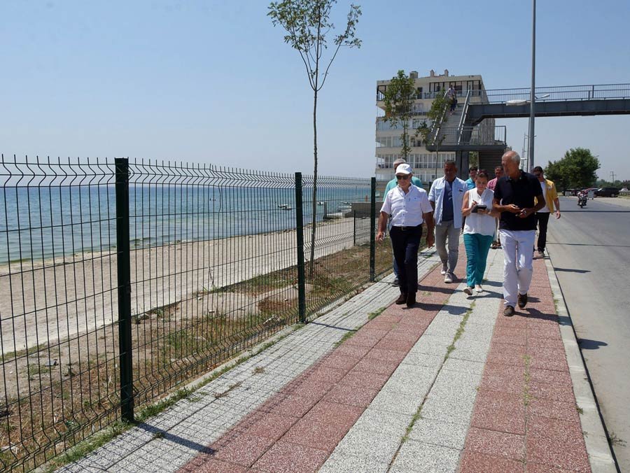 kaldirim-taslarini-caldilar-1
