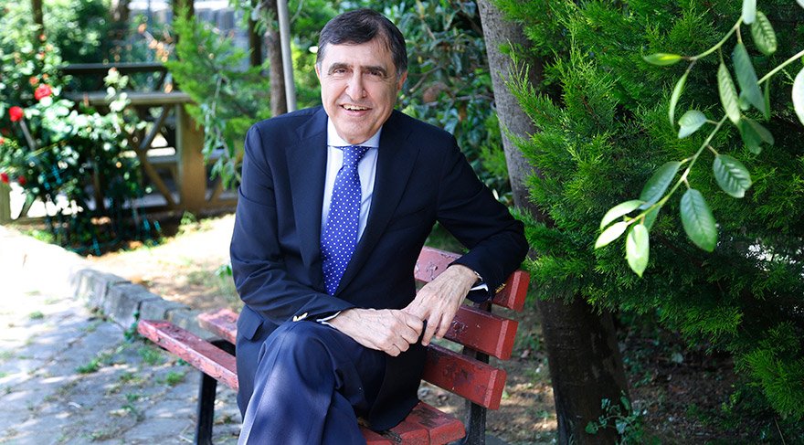 Ahmet Pura: Dijitaldeki kontrolsüz büyüme korkutuyor