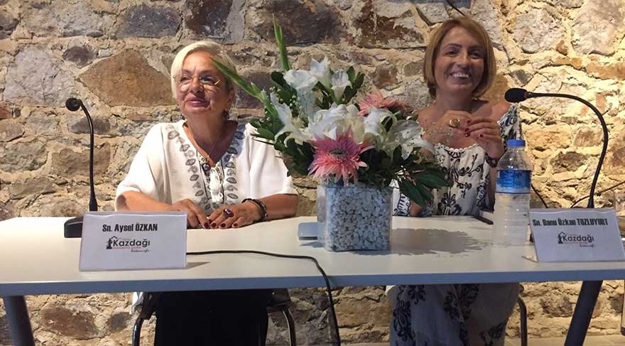 Yazar Banu Özkan Tozluyurt, annesi Aysel Özkan’la sanat için buluştu