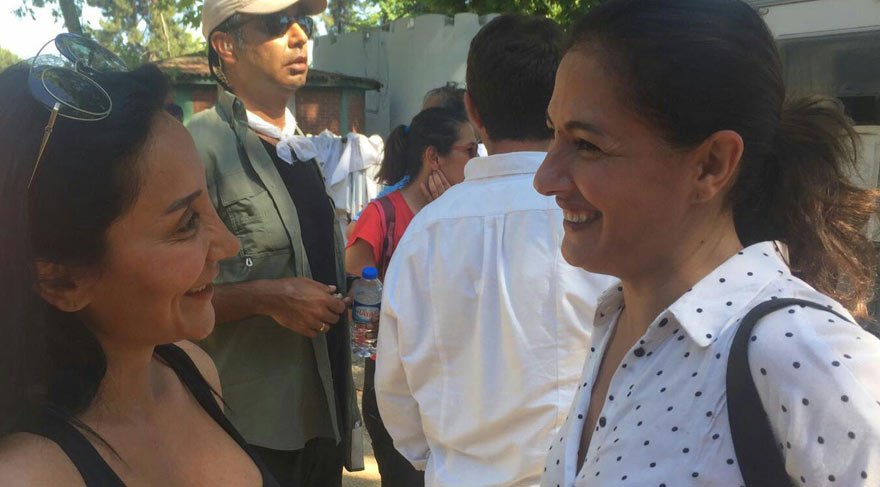 Oyuncu Meltem Cumbul da Adalet Yürüyüşü'ne destek verdi.
