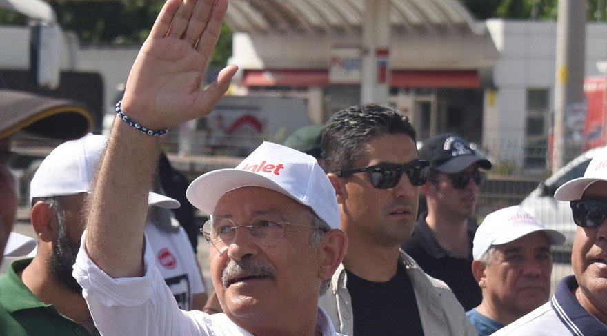 FOTO:SÖZCÜ - Yavuz ALATAN - Kılıçdaroğlu koluna, nazar boncuklu bileklik taktı.
