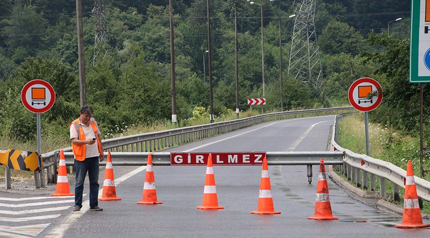 TEM Bolu Dağı Tüneli geçidi trafiğe kapatıldı