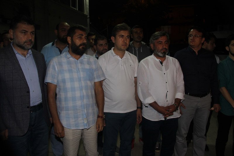 FOTO:DHA - İHH yetkilileri hastaneye akın etti.