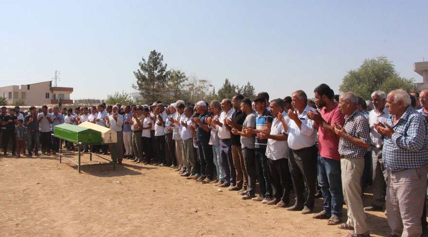 5 işçi Suruç’ta toprağa verildi