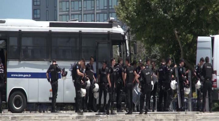 Beyoğlu’nda güvenlik önlemleri alındı