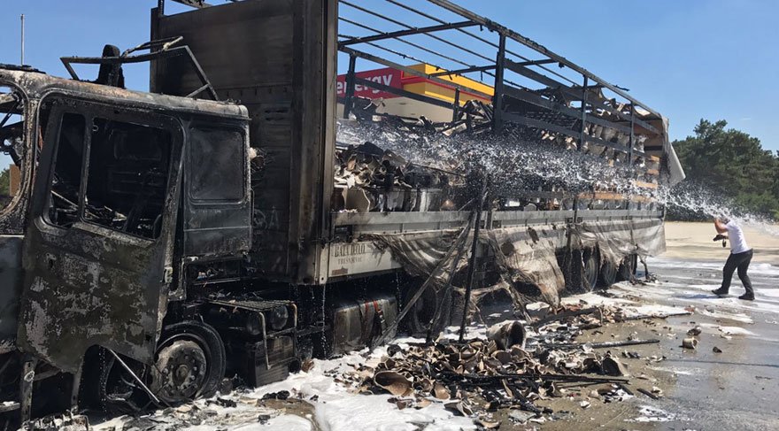 TIR’da çıkan yangın son anda söndürüldü