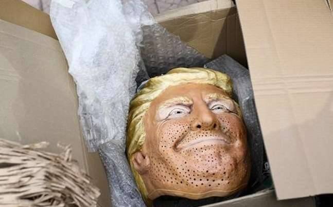 Trump maskeli soygun