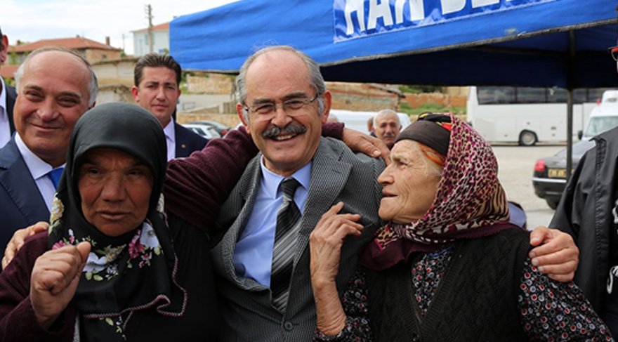 Büyükerşen'e yönelik saldırıya tepki yağdı.