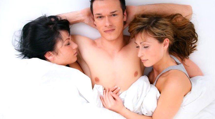 Муж с женой бисексуалкой (42 фото) Муж с женой бисексуалкой (42 фото)