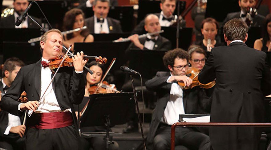 Nicolas Koeckert ayakta alkışlandı