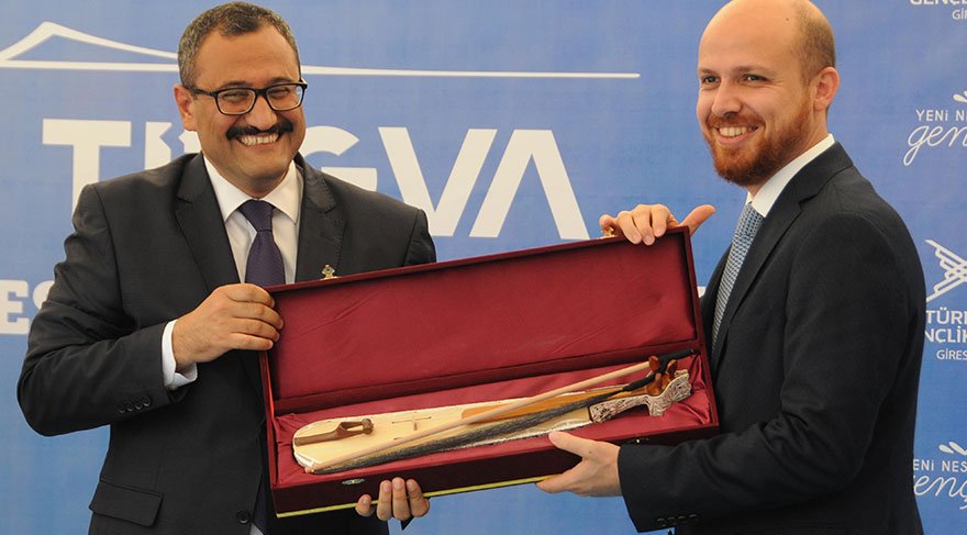 Polisten Mehter Takımı’na: “Has Dur! Arama var…”