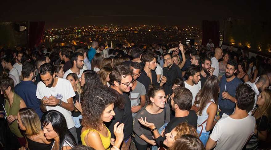 Bir gecede 11 mekan 50 DJ!