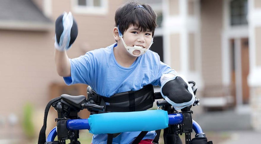 Sanat camiasından Cerebral Palsy’li çocuklara destek
