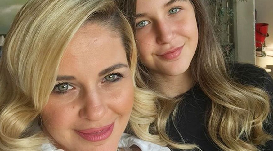 Emine Ün’den anne kız selfiesi