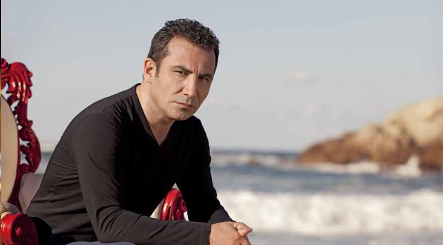 Şarkıcı Ferhat Göçer İzmirlileri coşturdu!