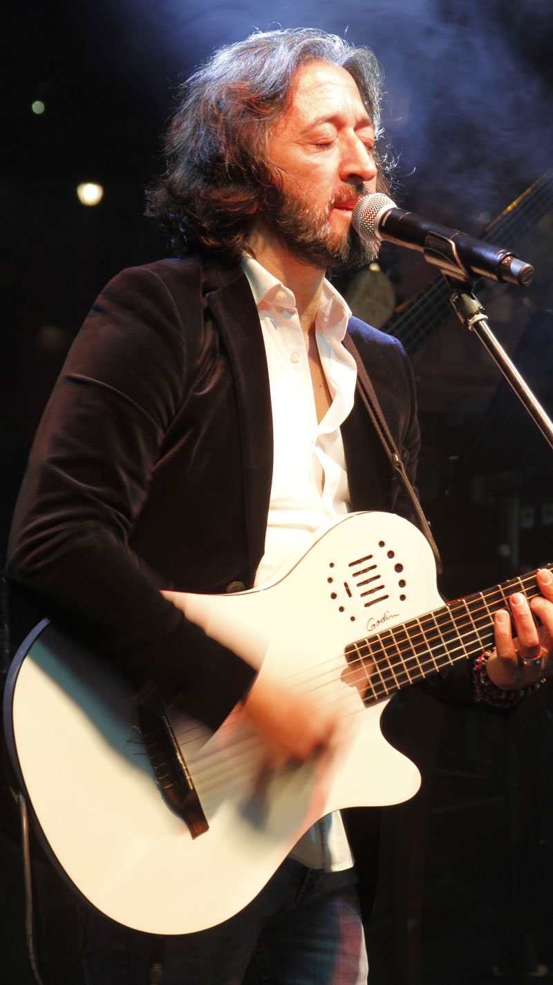 Fettah Can verdiği konserde müziği bırakacağını açıkladı Magazin Fettah Can verdiği konserde müziği bırakacağını açıkladı Magazin