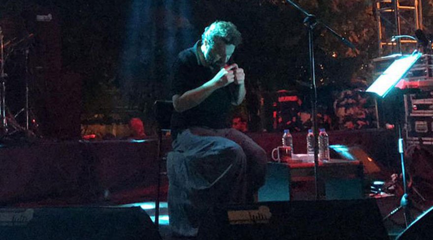 Halil Sezai babasının vefat haberini sahne öncesi aldı