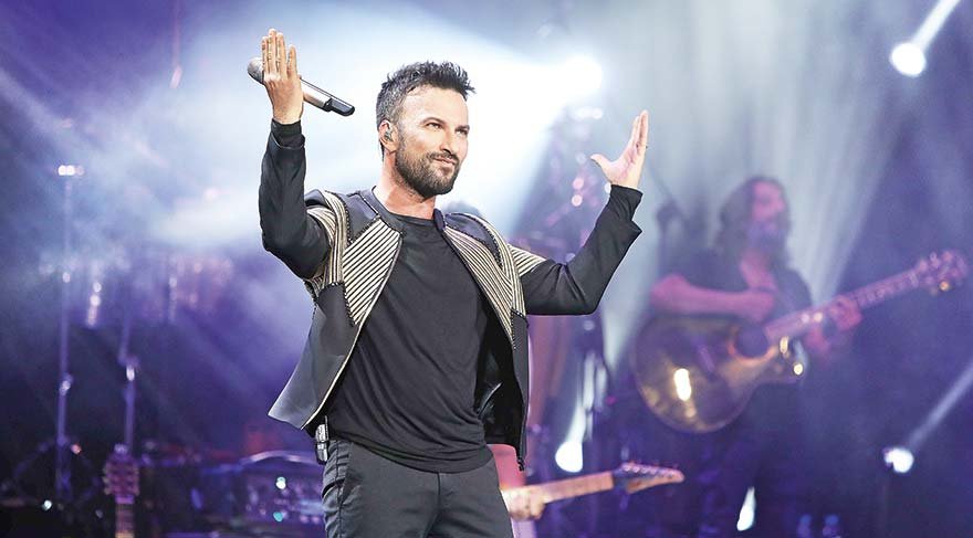 Tarkan’dan yeni yılın ilk mesajı geldi! Onları da unutmadı