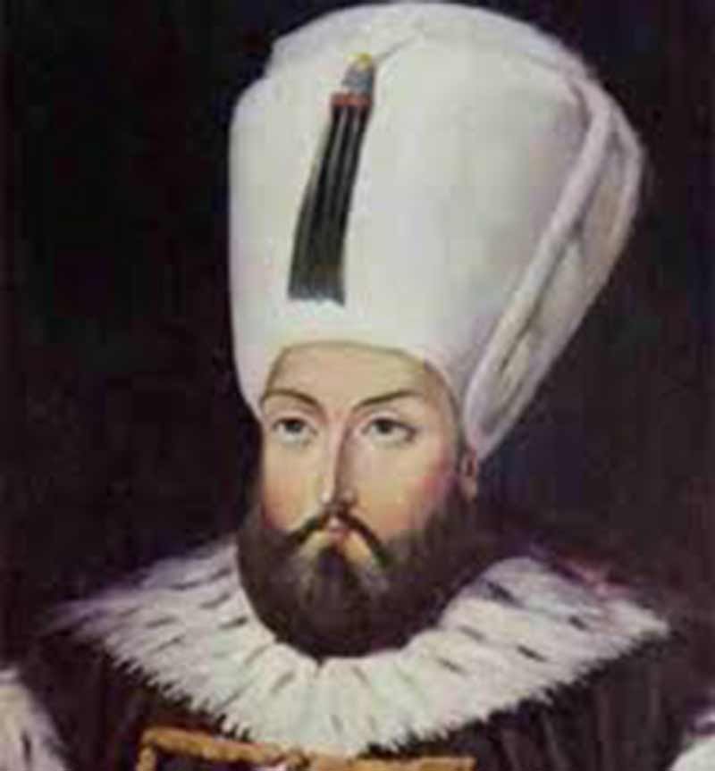 Osmanlı Padişahı 1. Mustafa</br>Sürekli bir öldürülme paranoyası içinde yaşayan padişah, sarayın kapılarını çalıp öldüren Genç Osman'ı arar.