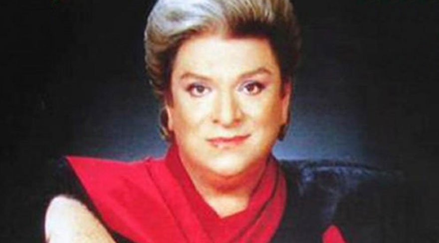 Emel Sayın, Zeki Müren için sahne aldı