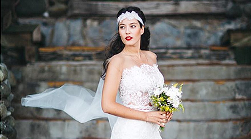 Pelin Akil’den romantik tbt