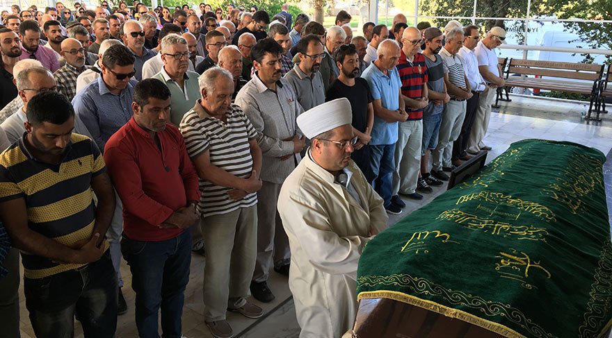 Izmir karşıyaka beşikçioğlu camii Izmir karşıyaka beşikçioğlu camii