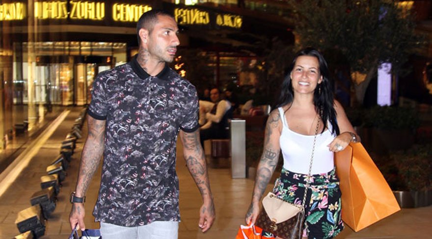Ricardo Quaresma, eşi Daphney ile beraber romantik akşam yemeğinde