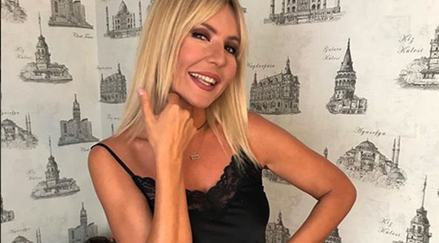 Seda Akgül aldığı evlilik teklifini duyurdu