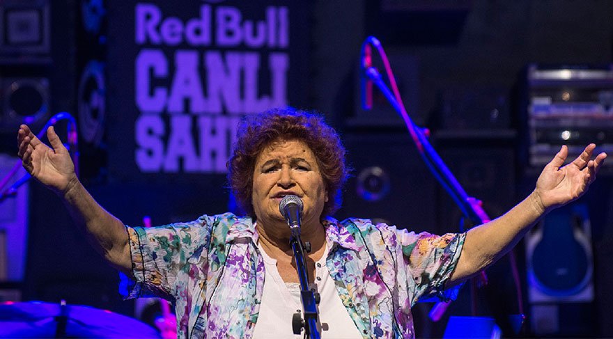 Selda Bağcan, canlı yayında Gezi’de yaşamını yitirenleri andı!