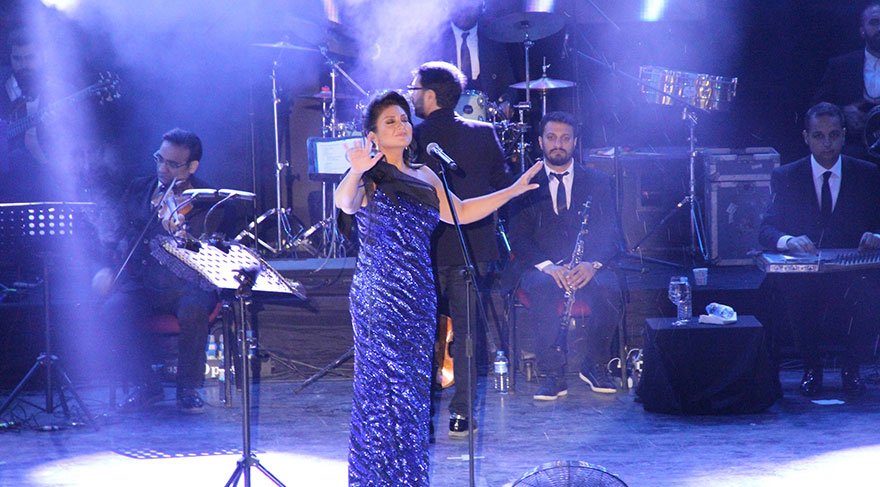 Sibel Can, sevgisi yağmur dinlemedi