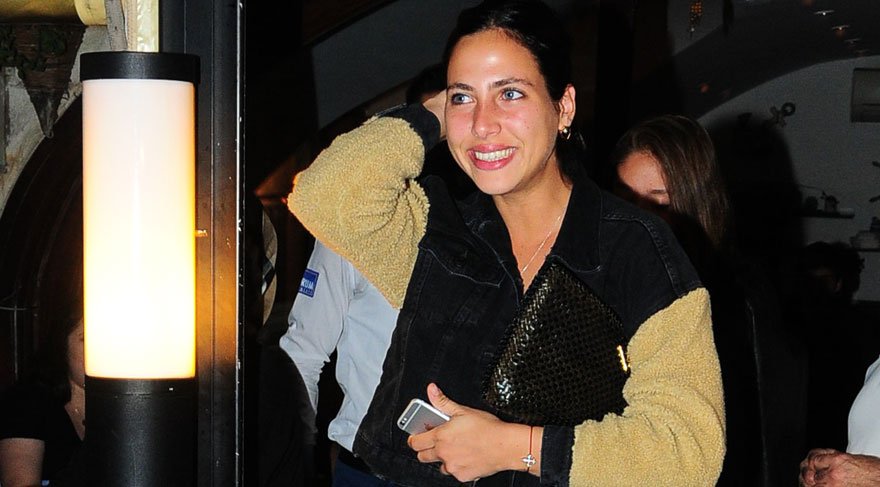 Zehra ‘450 bin Euro’luk araçtan indi taksiye bindi
