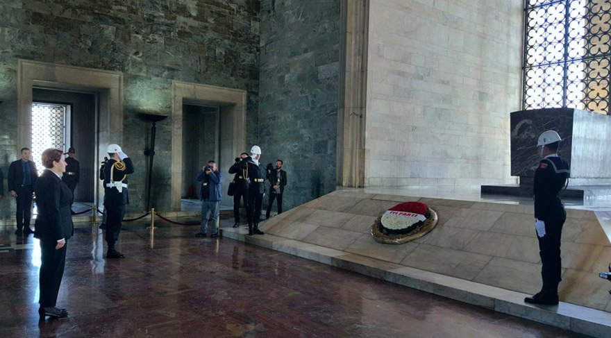 Meral Akşener, Anıtkabir'i ziyaret etti