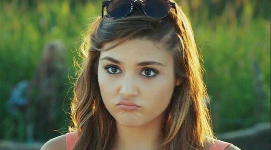 Hande Erçel’den kendisini eleştiren Demet Akbağ’a cevap