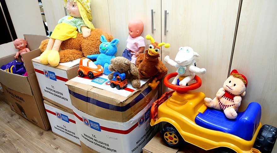 Maltepeliler oyuncaklarını köy okullarına gönderiyor