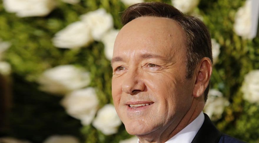 Kevin Spacey’ye darbe üstüne darbe