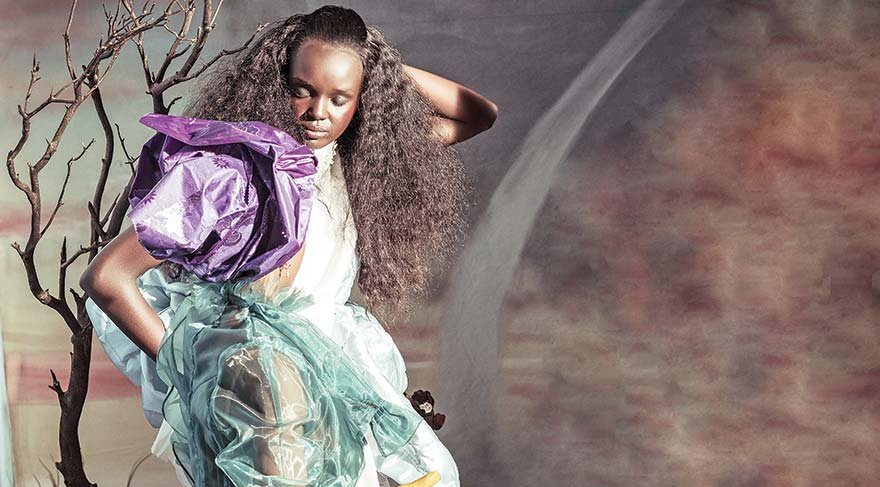 Naomi’nin tahtını sallayan model