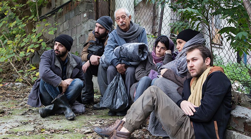 Genco Erkal, göçmenlerin sorunlarını tiyatroya taşıdı