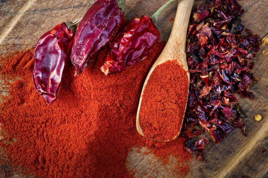 Paprika: Hipotermi, uzun süre yüksek dozda gastrit, böbrek ve karaciğer bozuklukları ve etkileri görülebilir.