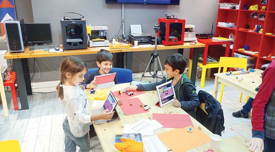 Geleceği şekillendirecek çocuklar algoritmayla tanışıyor