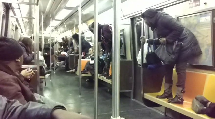 New York metrosundaki fare ortalığı birbirine kattı