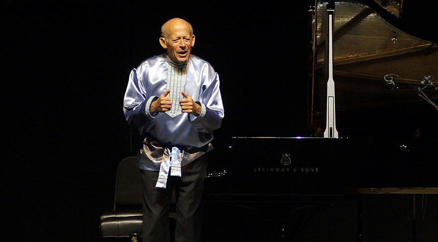 Usta piyanist David Helfgott İstanbul’da ayakta alkışlandı