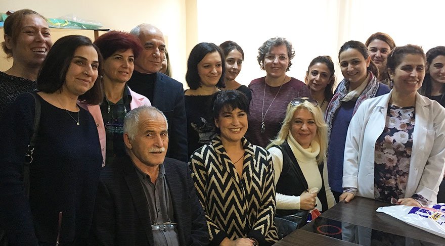 Ünlü yazarlardan öğretmenleri şaşırtan sürpriz