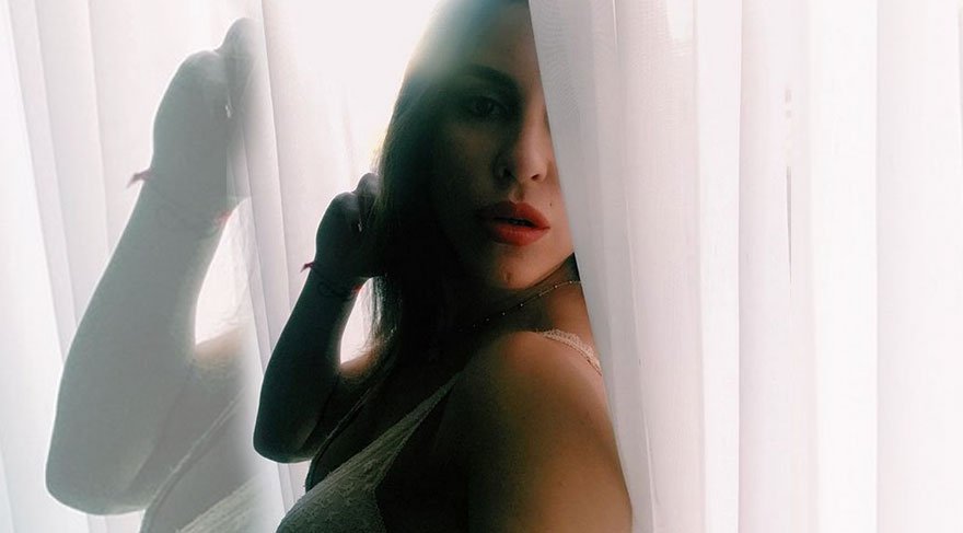 Irmak Ünal bu defa gözleriyle konuştu