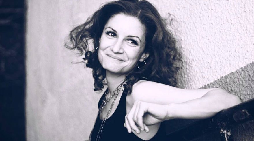 Jehan Barbur’dan şiir kitabı