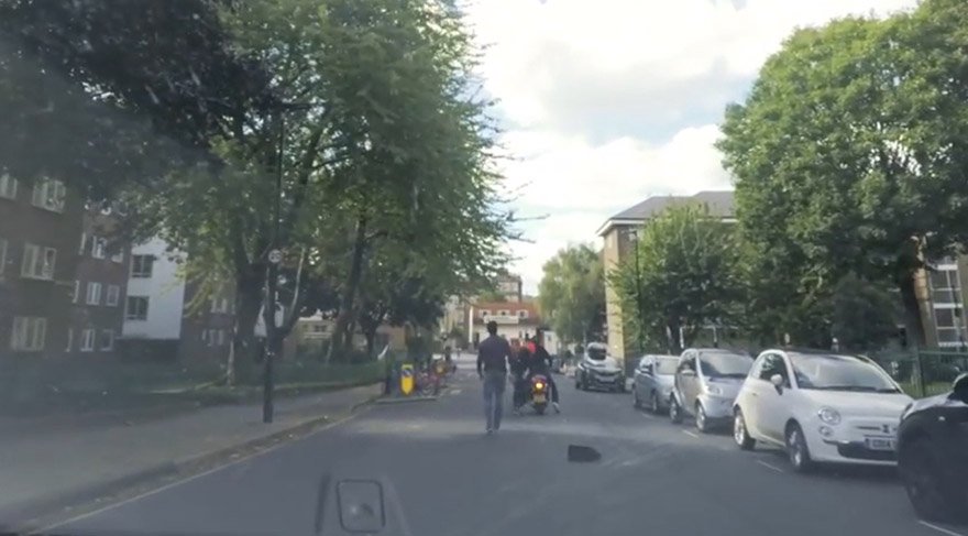 Motosikletli gaspçılara yaya adaleti