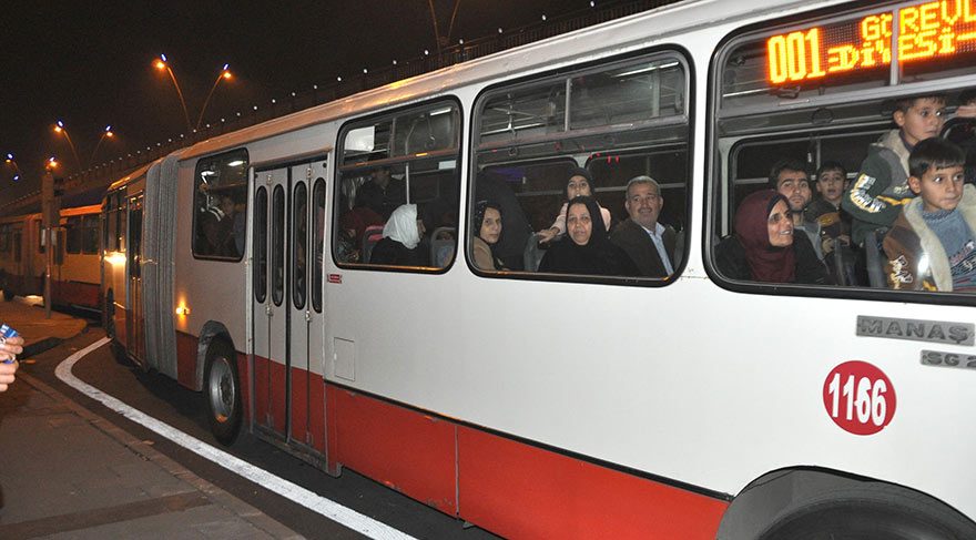 Çin’de 2400 yıllık mezardan at arabası ve iskeletler çıktı