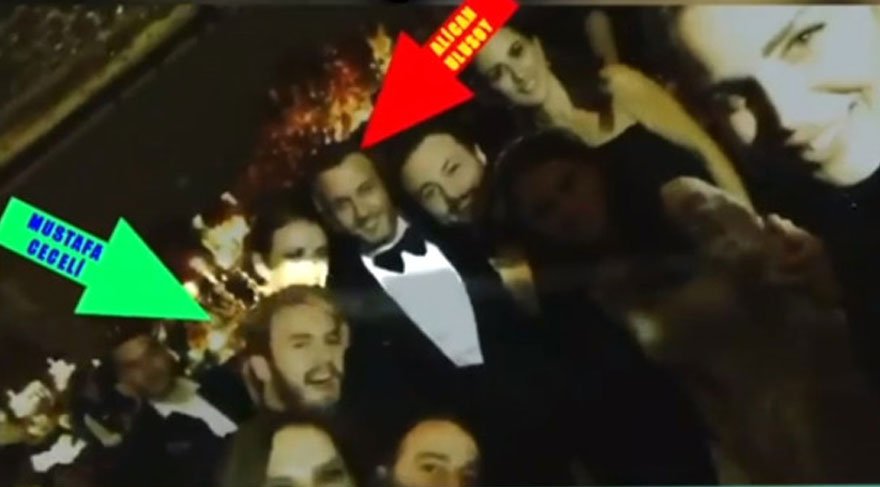 Mustafa Ceceli, eşi Selin İmer'in eski sevgilisi Alican Ulusoy ile fotoğraf çektirdi.