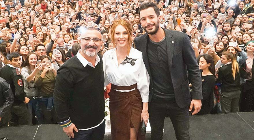 ‘Mutluluk Zamanı’ filminin galasında izdiham…