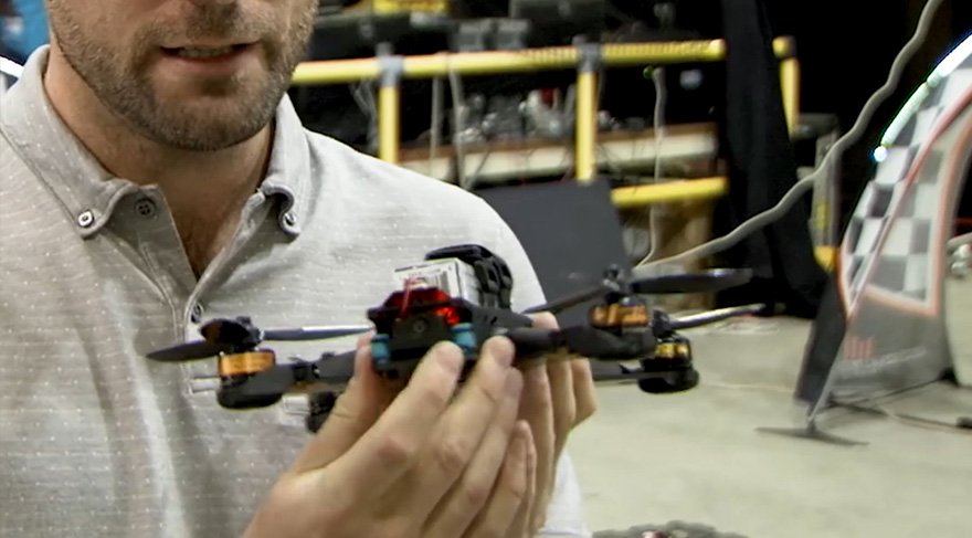 İnsan pilot ‘yapay zeka drone’u yendi