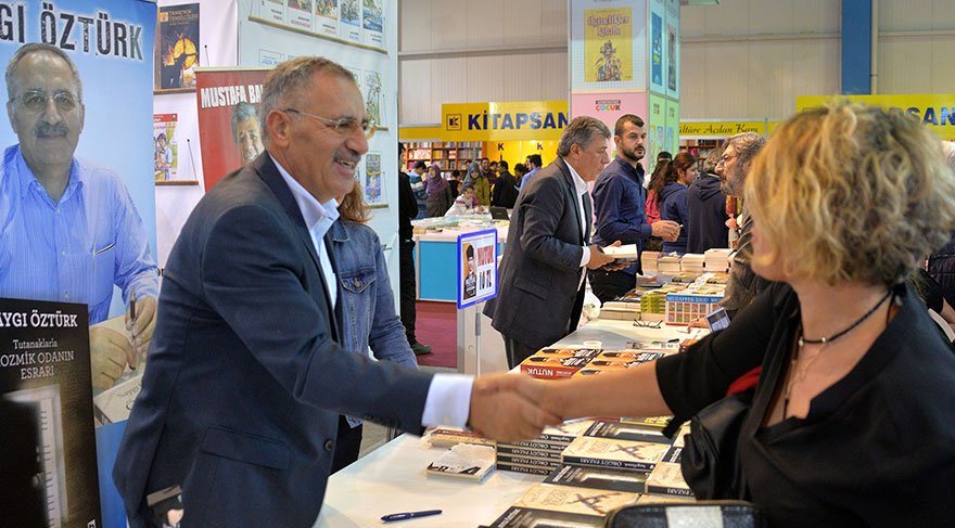 Mustafa Balbay ve Saygı Öztürk okuyucularıyla buluştu